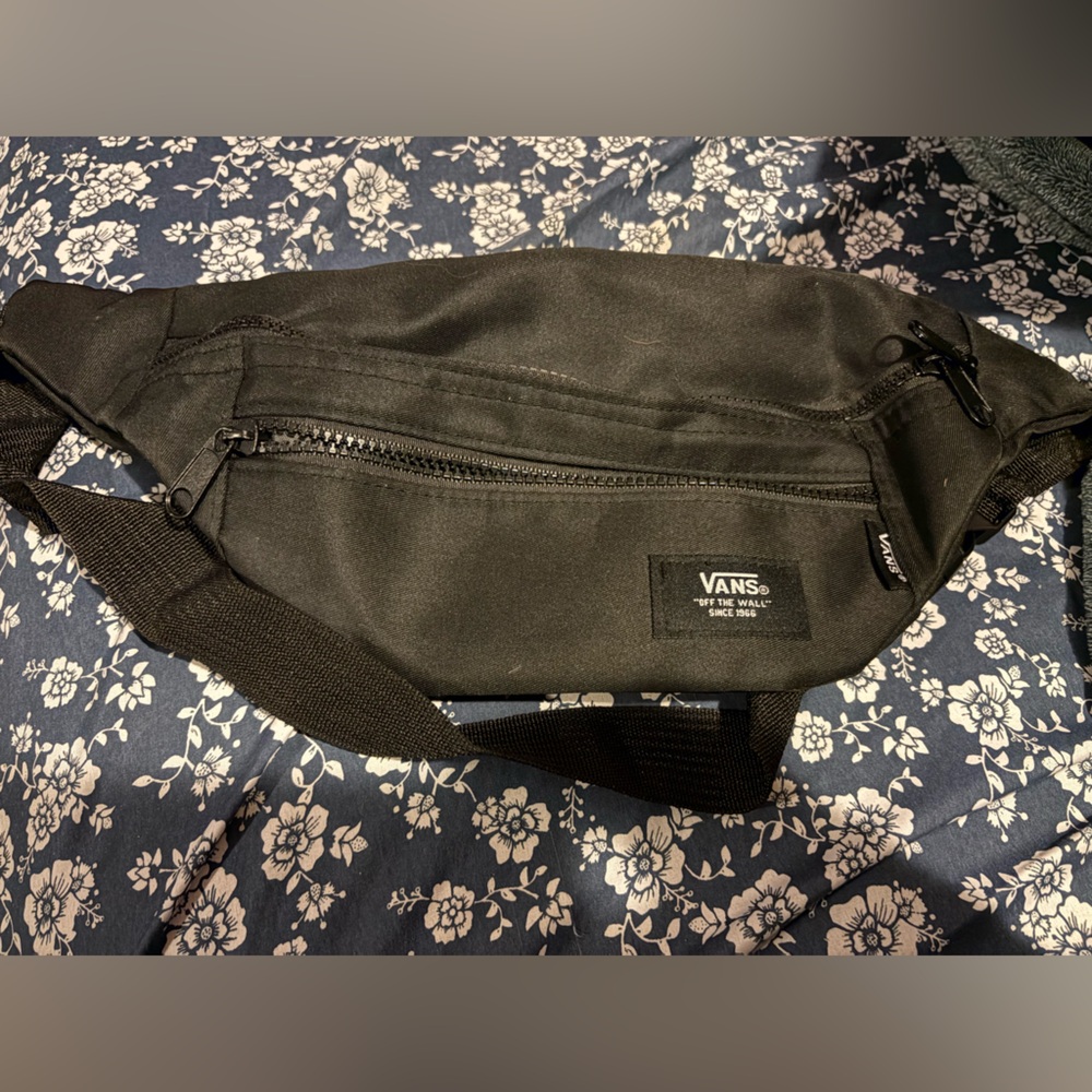 Vans Black Belt Bag – Compact Waist Pack